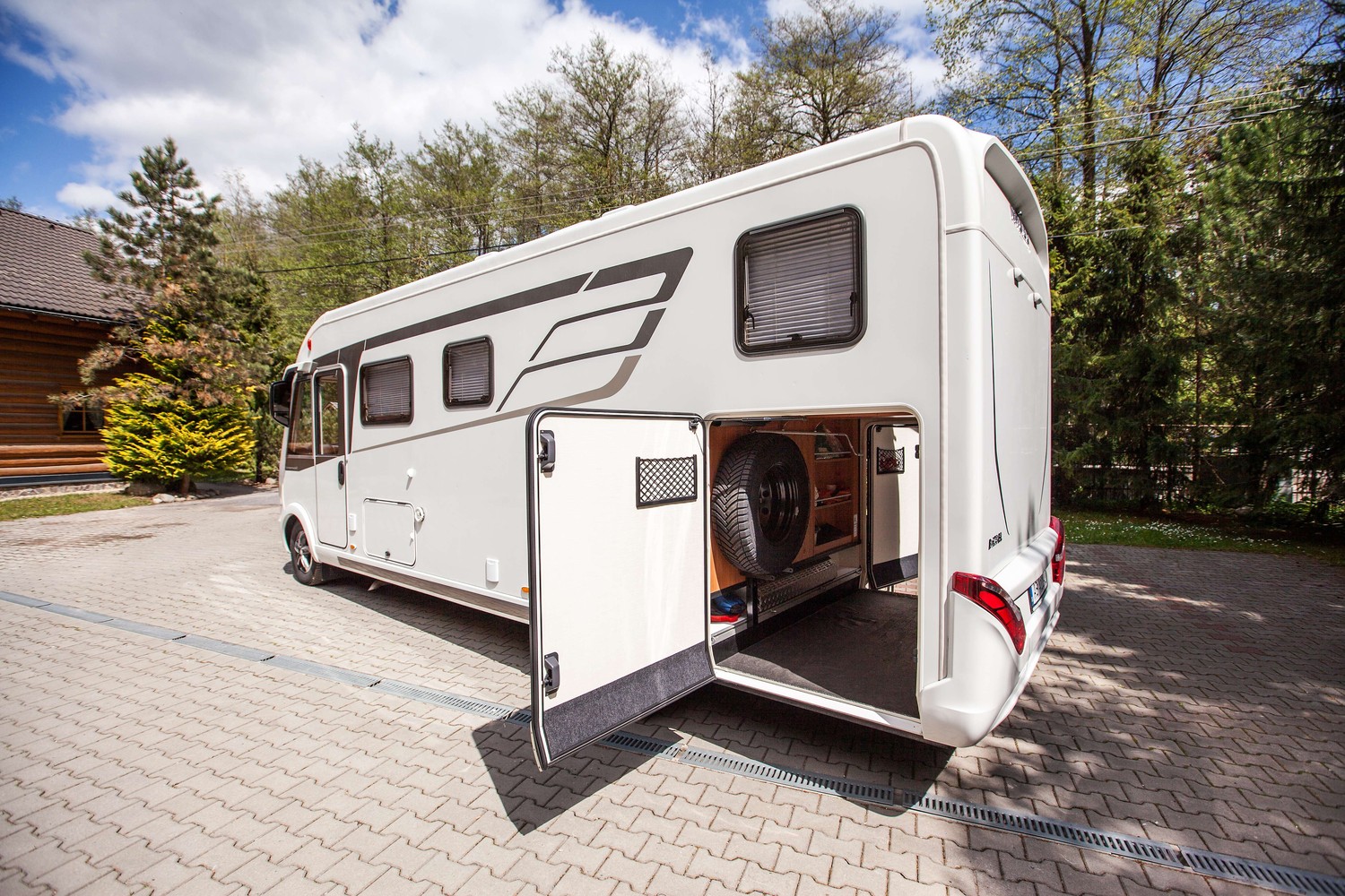 Karavan HYMER – fotka 6
