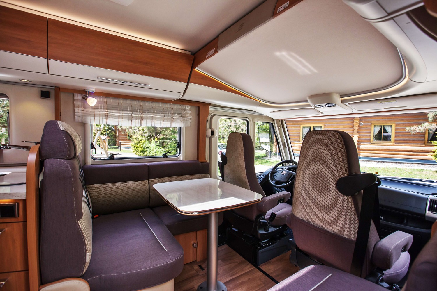 Karavan HYMER – fotka 8
